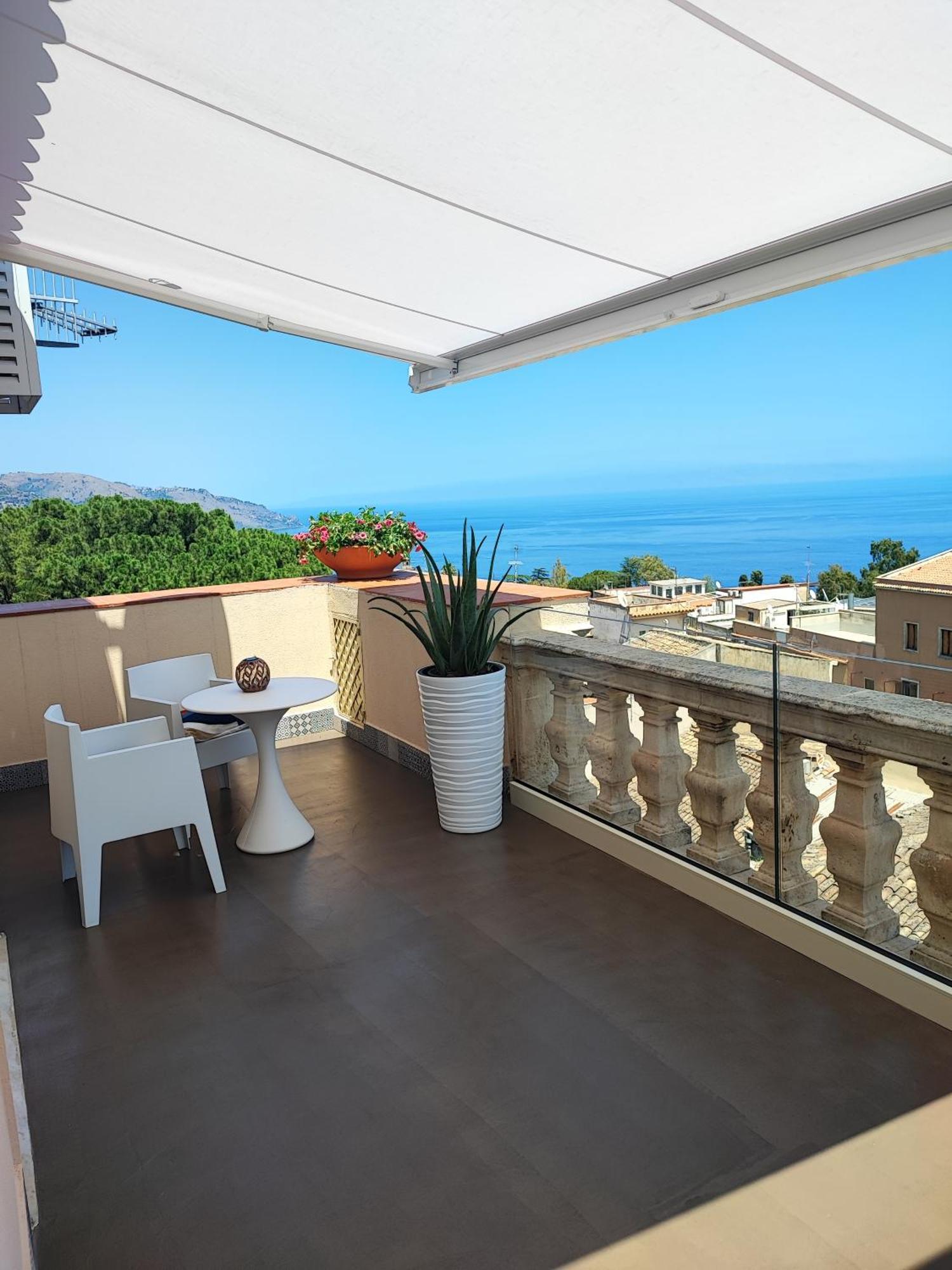 La Terrazza Di Porta Messina Guest house